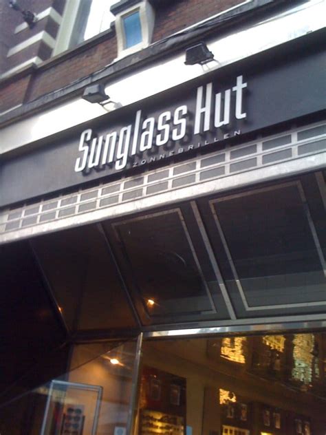 Sunglass hut officiële winkel Amsterdam Leidsestraat in .